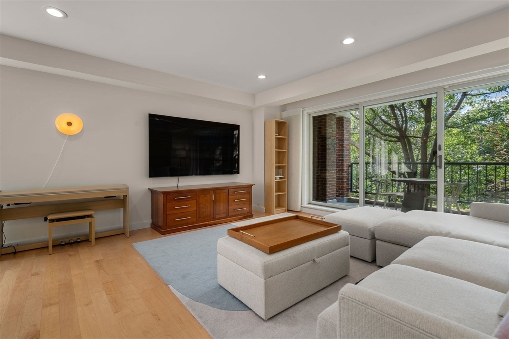 130 Mount Auburn St 309