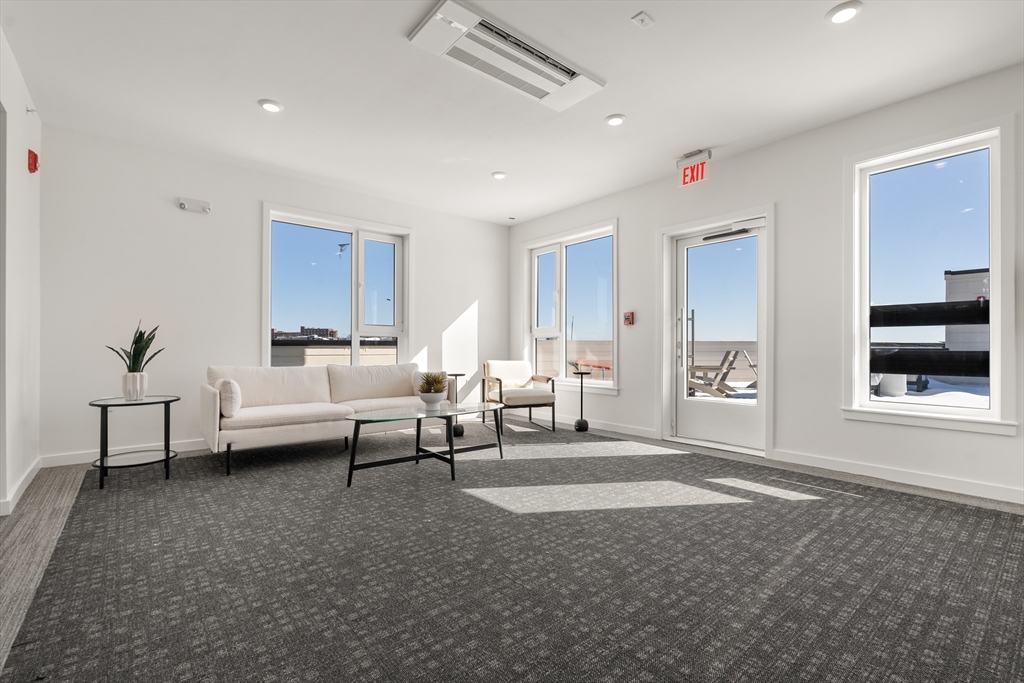 267 Old Colony Ave #404, Boston, MA Photo #25