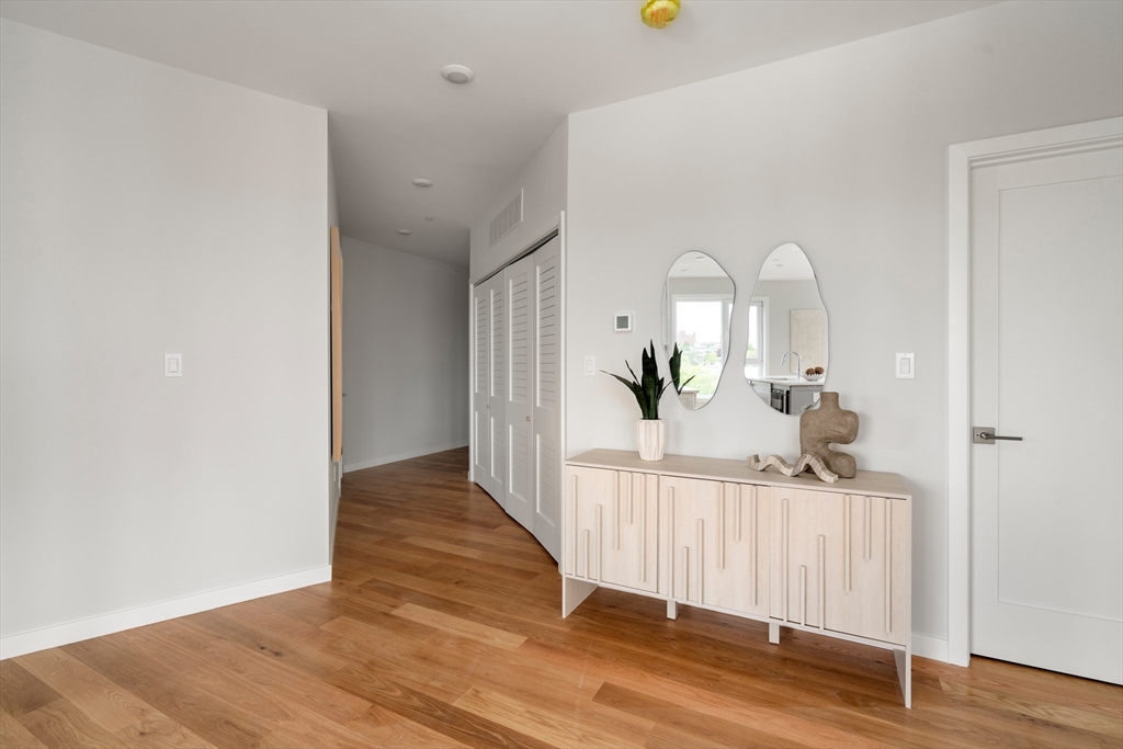 267 Old Colony Ave #404, Boston, MA Photo #15