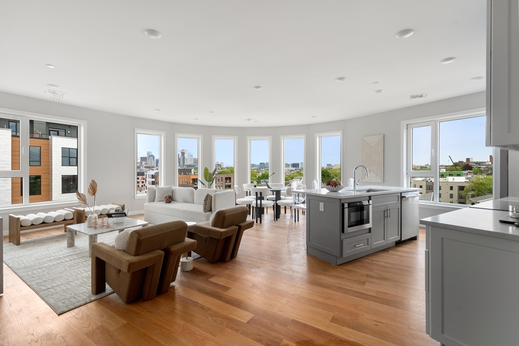 267 Old Colony Ave #404, Boston, MA Photo #7