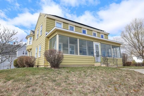 59 Lancaster St Leominster MA 01453