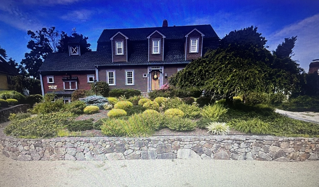 82 Lester Ln