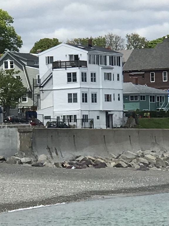 73 Grovers Ave