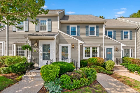 Photo of 19 Washington Green #19, Walpole, MA 02032 (MLS # 73593468)