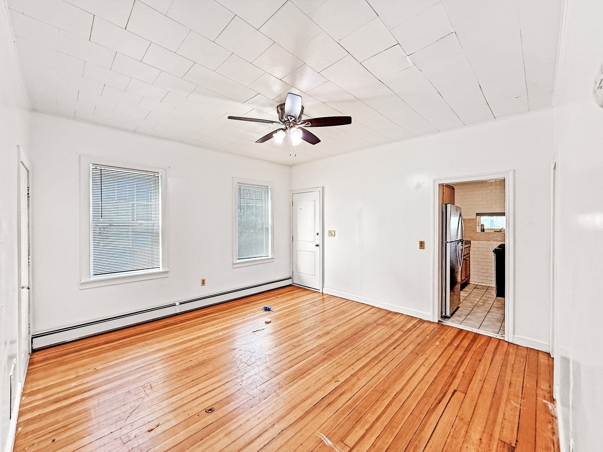 Photo of 28 Meadow St, Fall River, MA