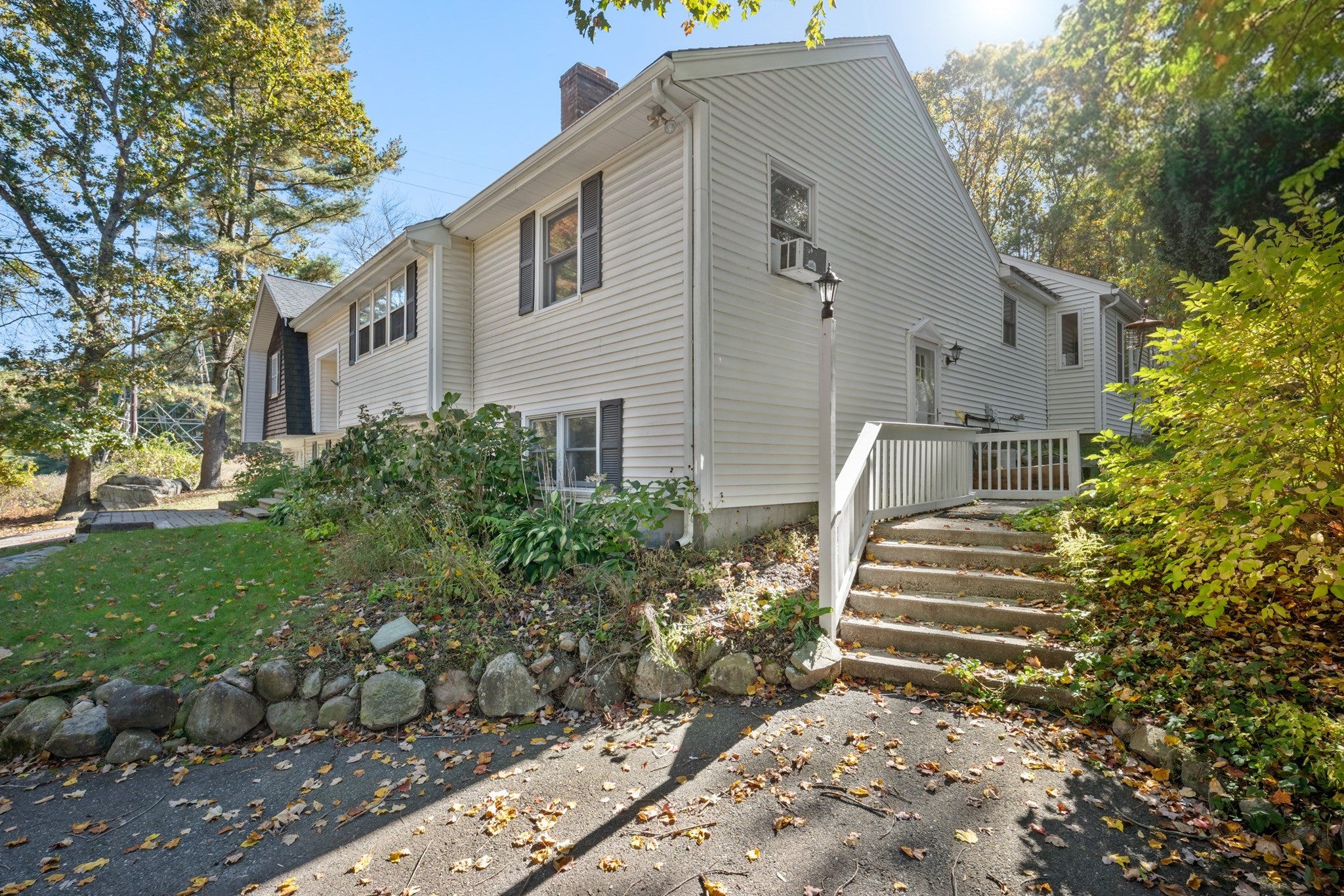 631 Central St