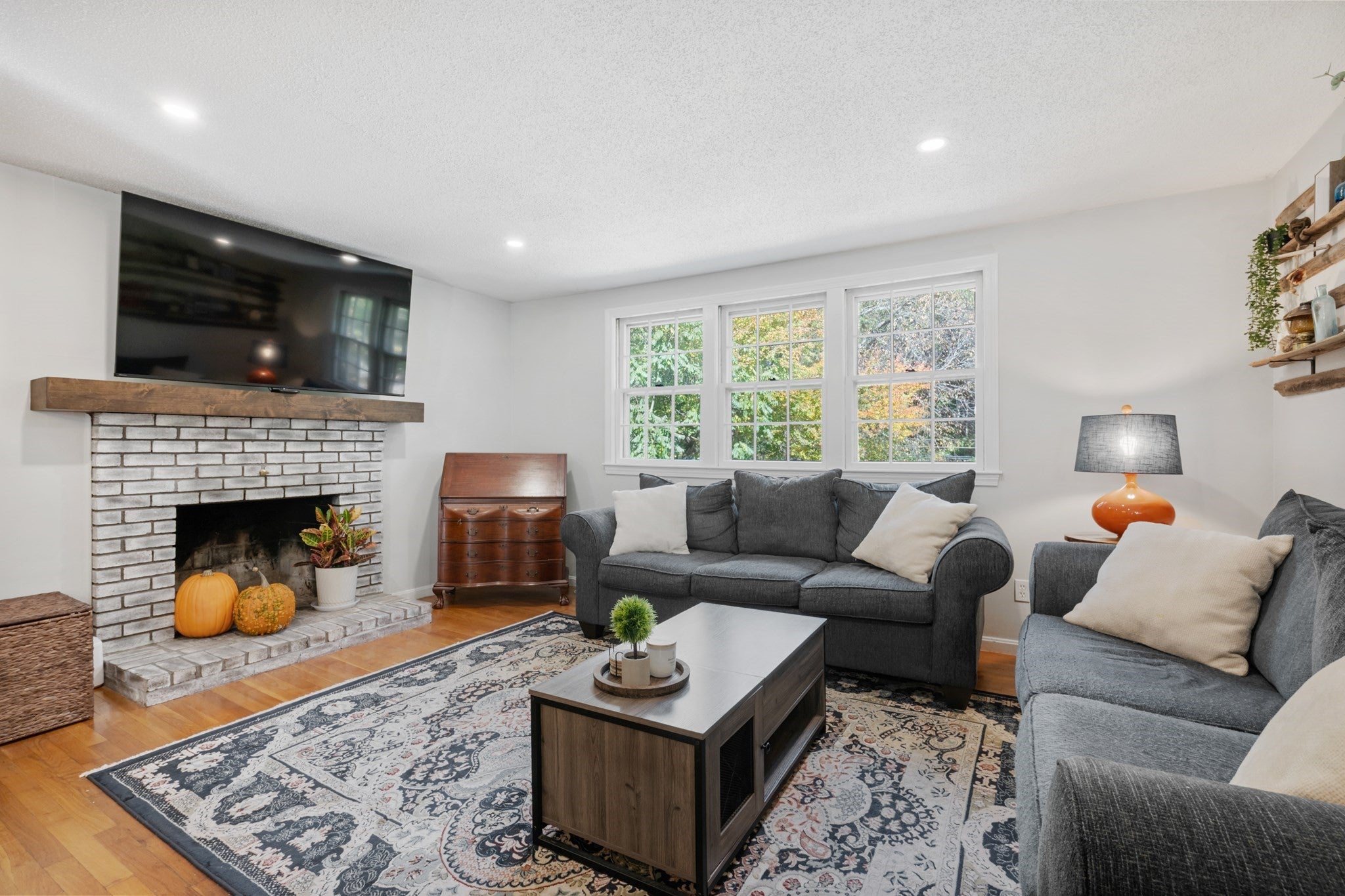 631 Central St, Holliston, MA, 631 Central St, Holliston, MA Photo #15