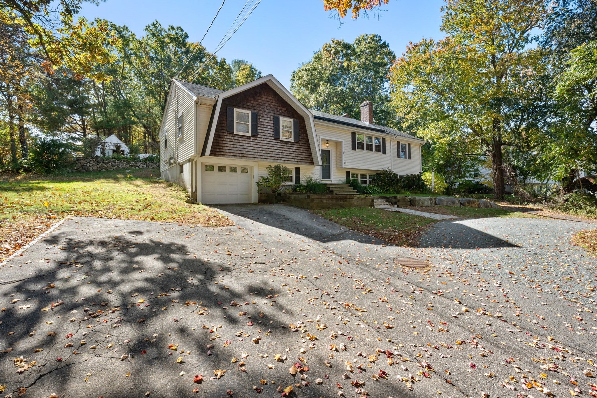 631 Central St