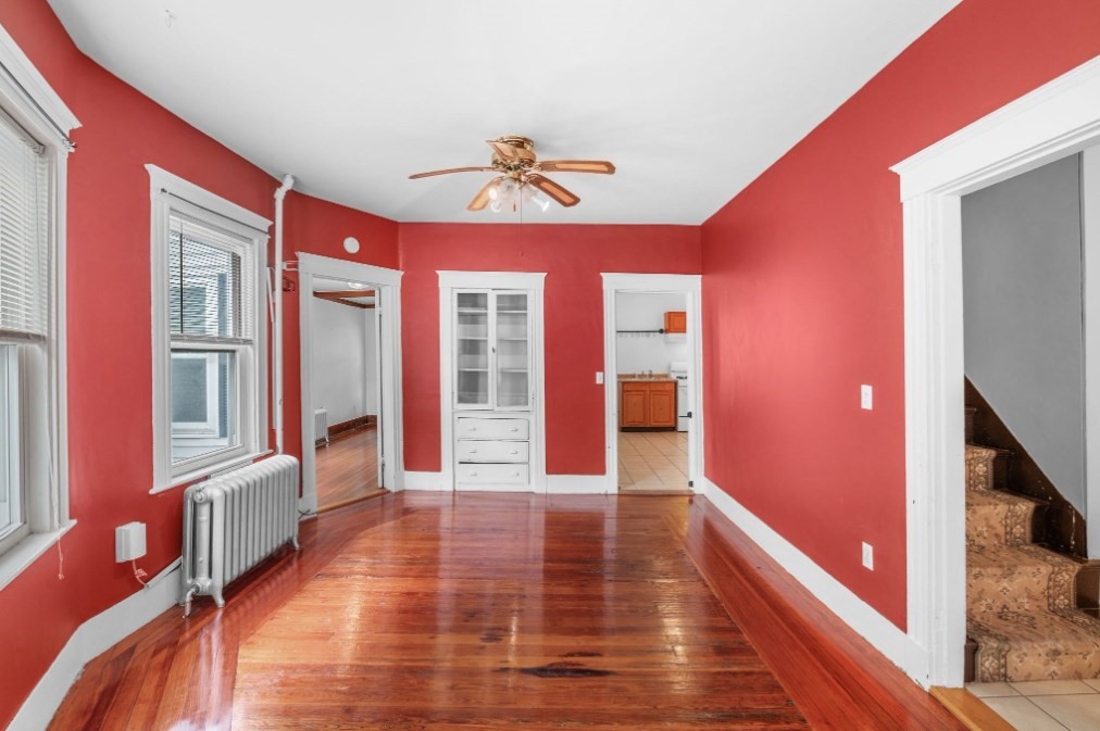 Somerville, Massachusetts 02144, United States, 3 Bedrooms Bedrooms, ,1 BathroomBathrooms,Residential,Active,245409