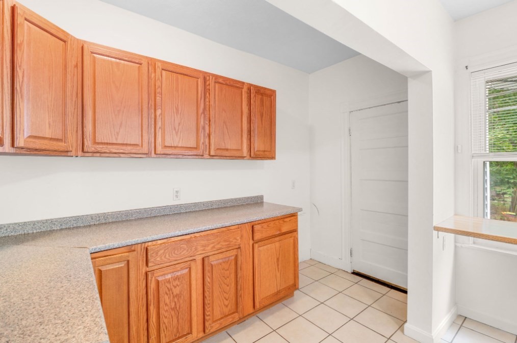 Somerville, Massachusetts 02144, United States, 3 Bedrooms Bedrooms, ,1 BathroomBathrooms,Residential,Active,245409