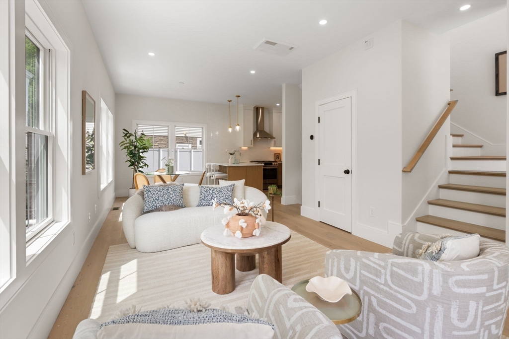 326 Lowell Street #4, Somerville, MA Photo #2