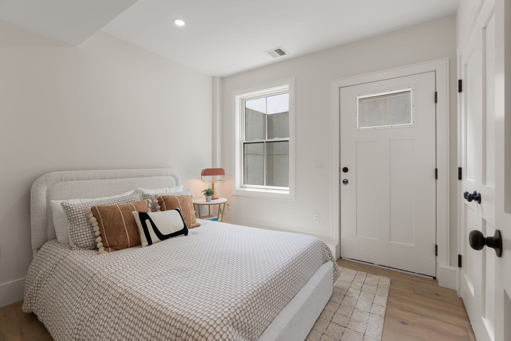 326 Lowell Street #4, Somerville, MA Photo #11