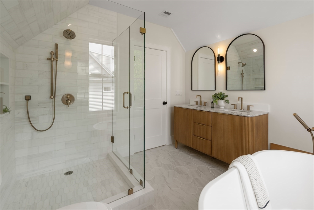 326 Lowell Street #4, Somerville, MA Photo #9