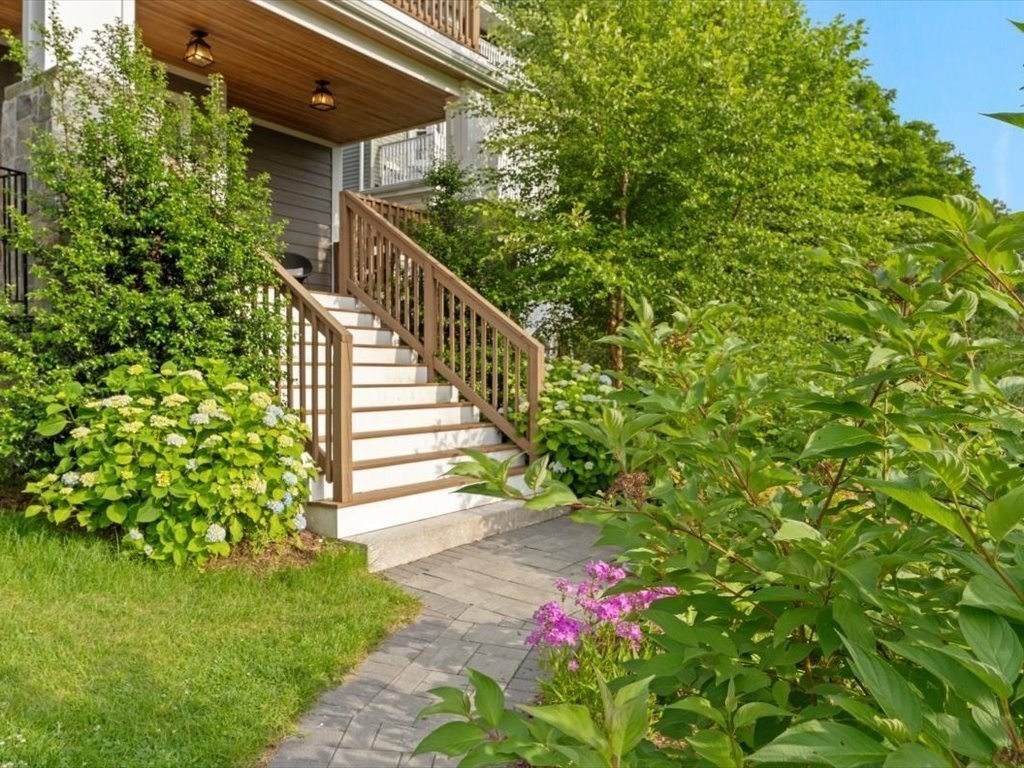 96 Saint Rose Street 1
