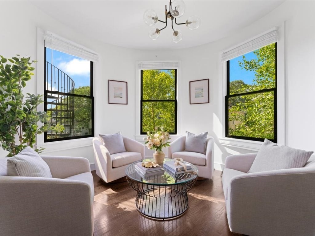96 Saint Rose Street 1
