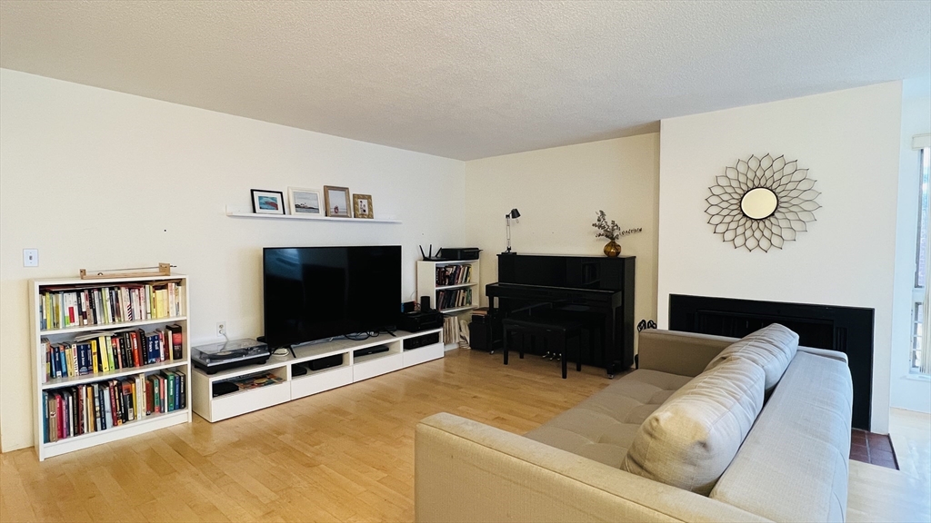 66 Winchester St PHB