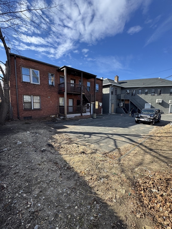 758-760 Sumner Ave