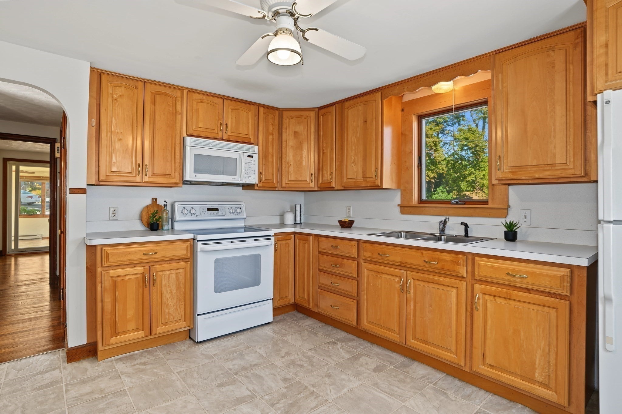 8 Garfield Avenue, Saugus, MA Photo #8