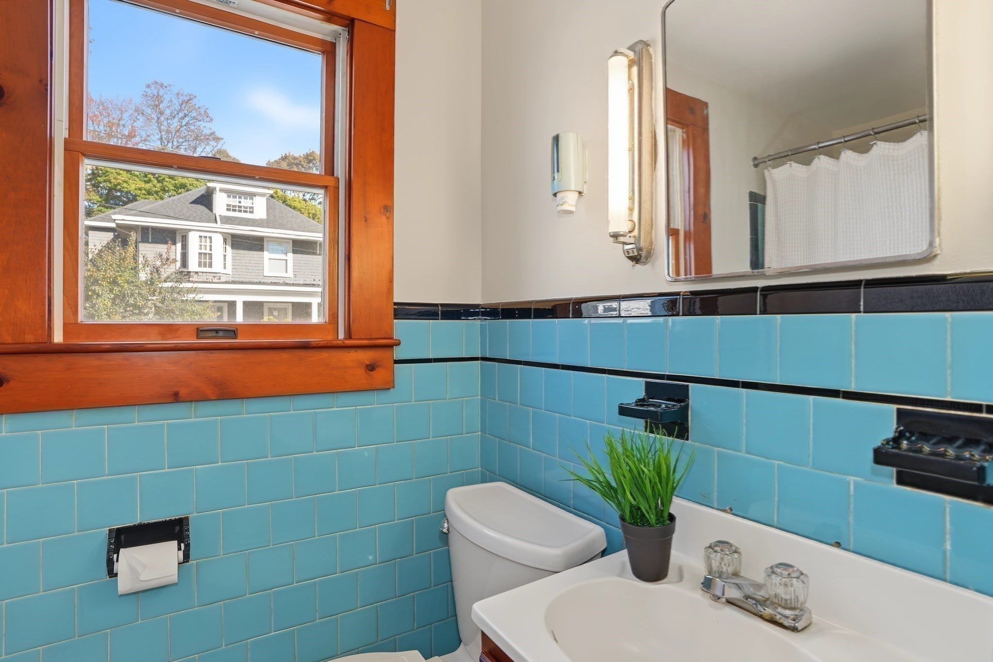 8 Garfield Avenue, Saugus, MA Photo #18