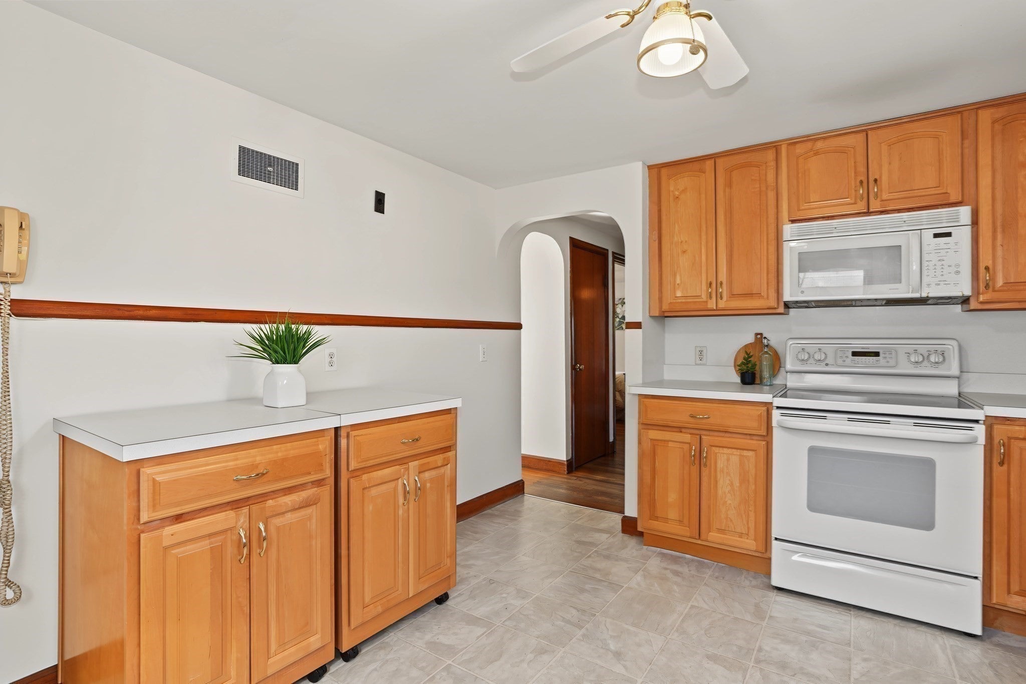 8 Garfield Avenue, Saugus, MA Photo #10