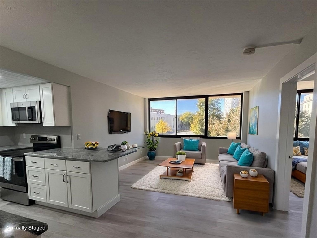 70 Southbridge St 215