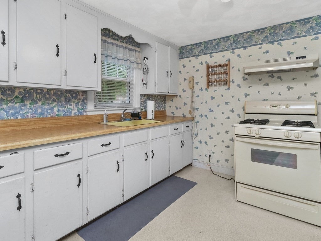 71 Farnum Road, Waltham, MA, 71 Farnum Road, Waltham, MA Photo #6
