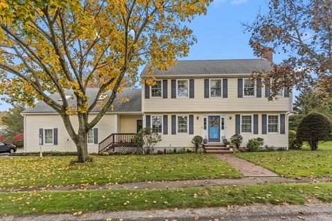 43 Flint Locke Dr Weymouth MA 02189