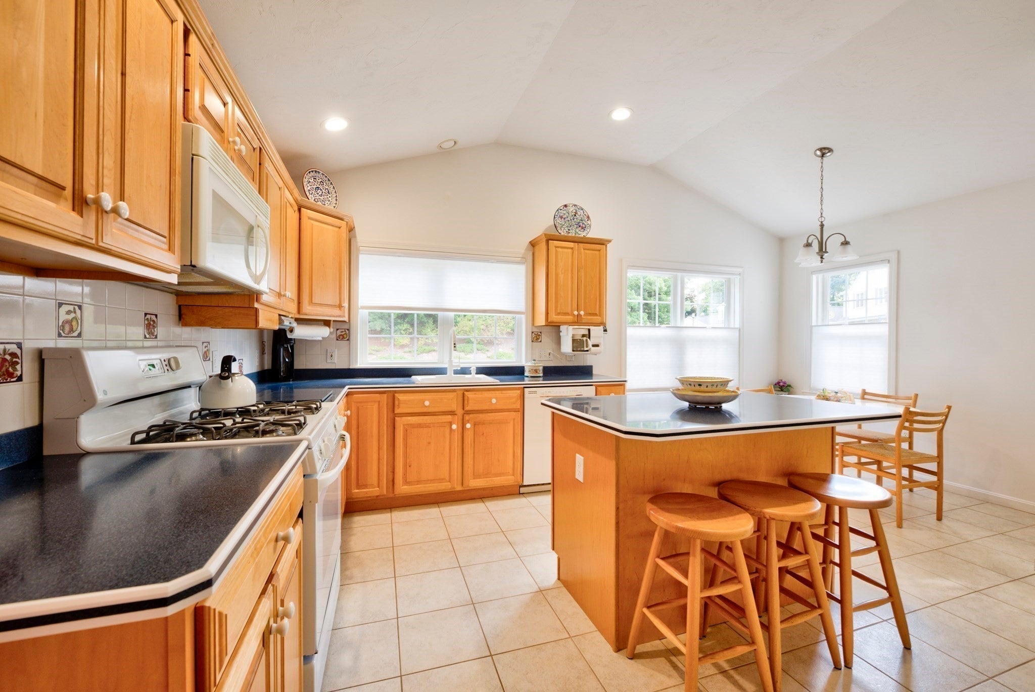 5 Pear Tree Ln #5, Franklin, MA, 5 Pear Tree Ln #5, Franklin, MA Photo #6