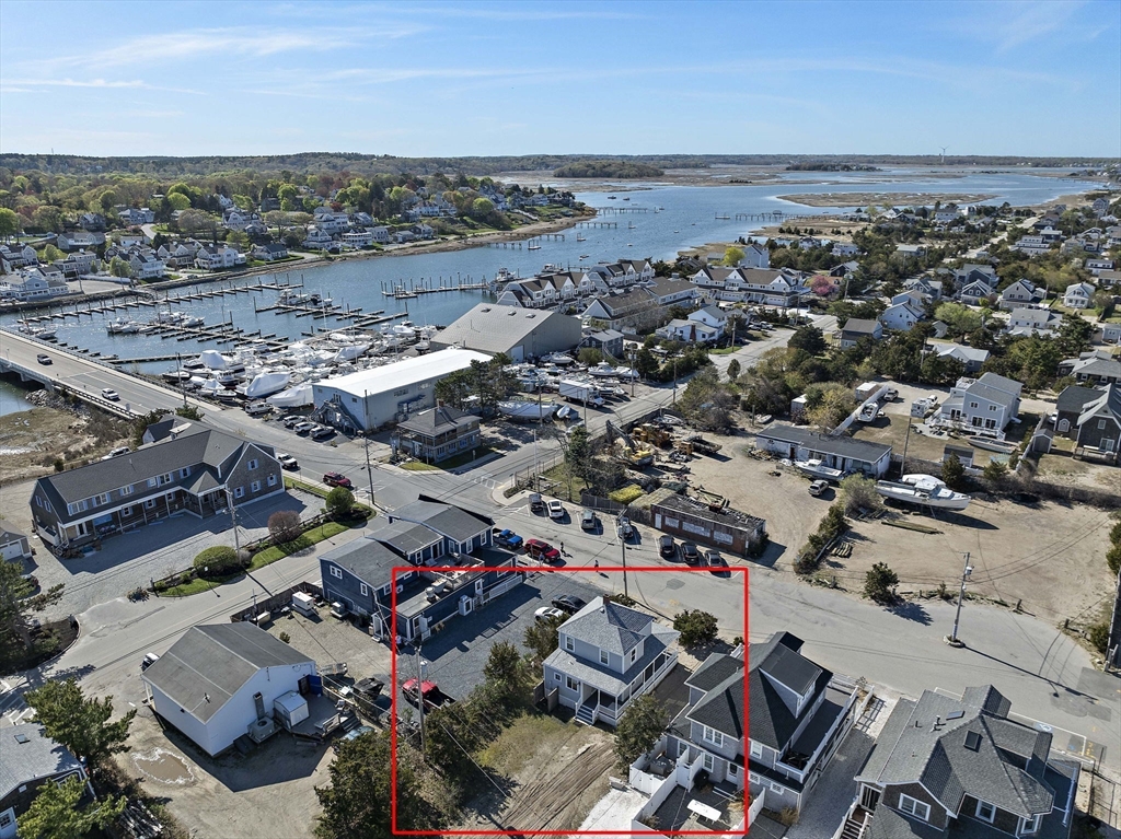18 Marshfield Ave