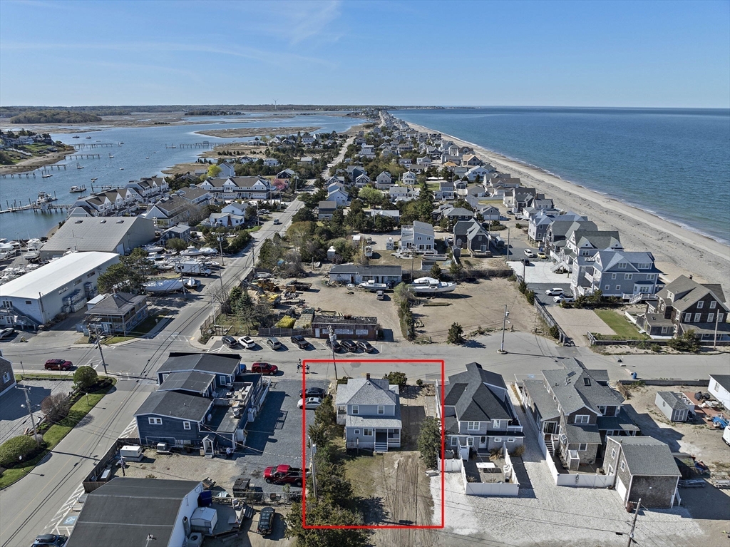 18 Marshfield Ave