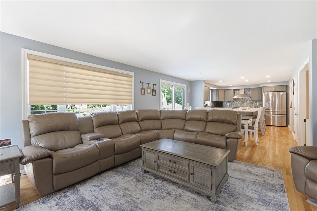 11 Draper Ave, North Attleboro, MA Photo #17