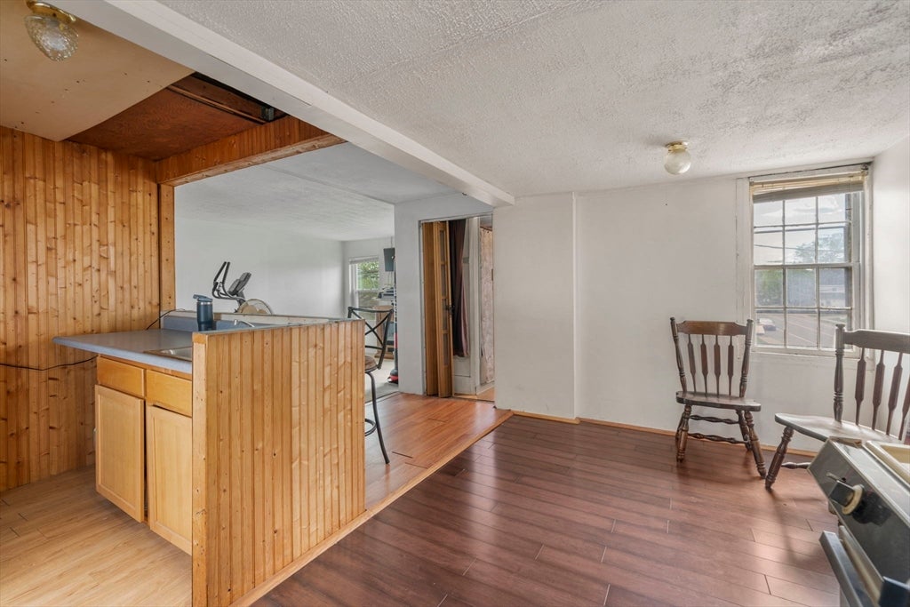17-19 Whitehall Rd, Amesbury, MA Photo #13