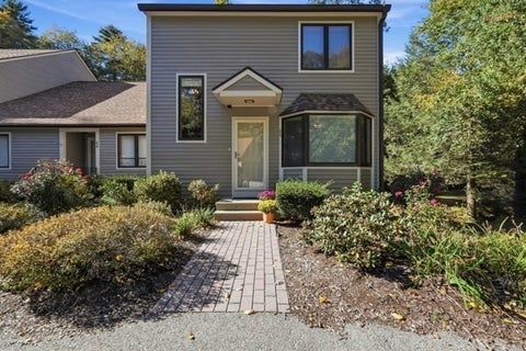Photo of 66 Bentwood Dr #66, Sturbridge, MA 01566 (MLS # 73588764)