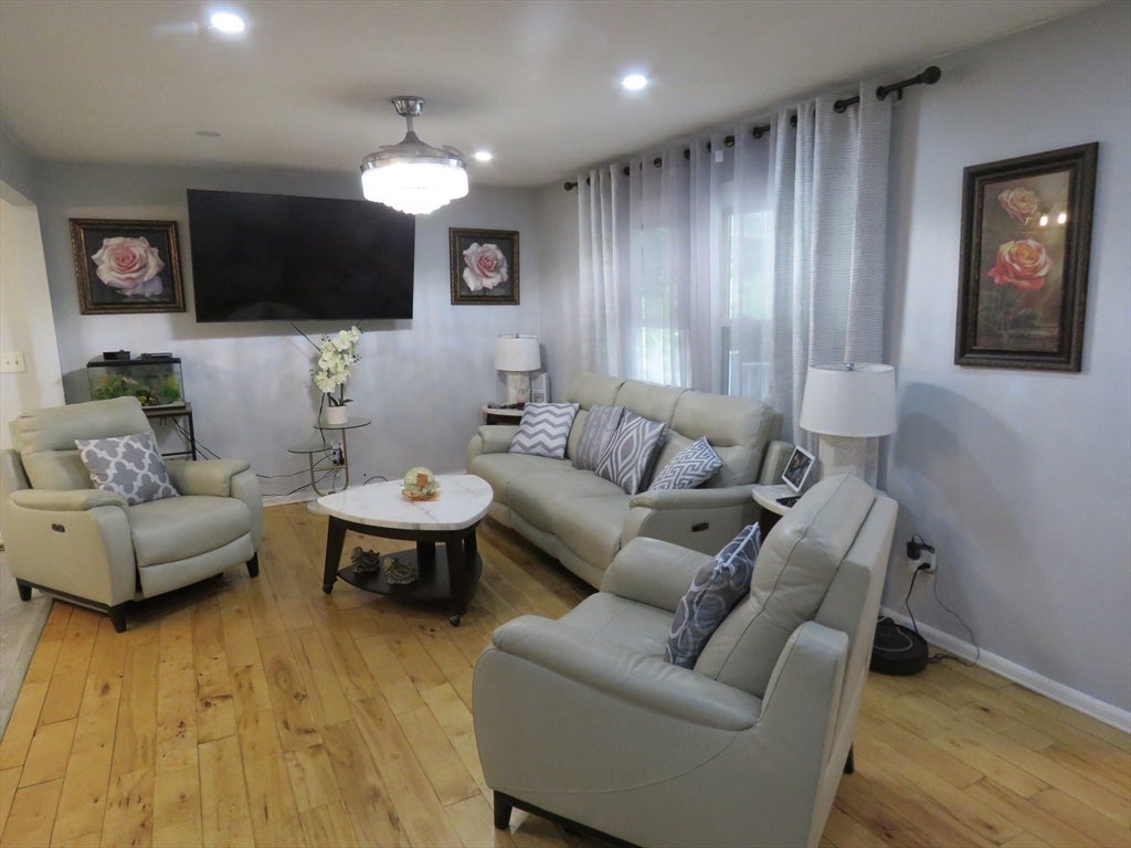 89 N High Street, Foxboro, MA, 89 N High Street, Foxboro, MA Photo #2