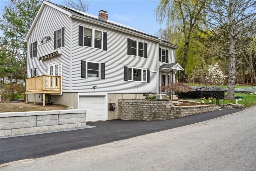 6 Brook Lane