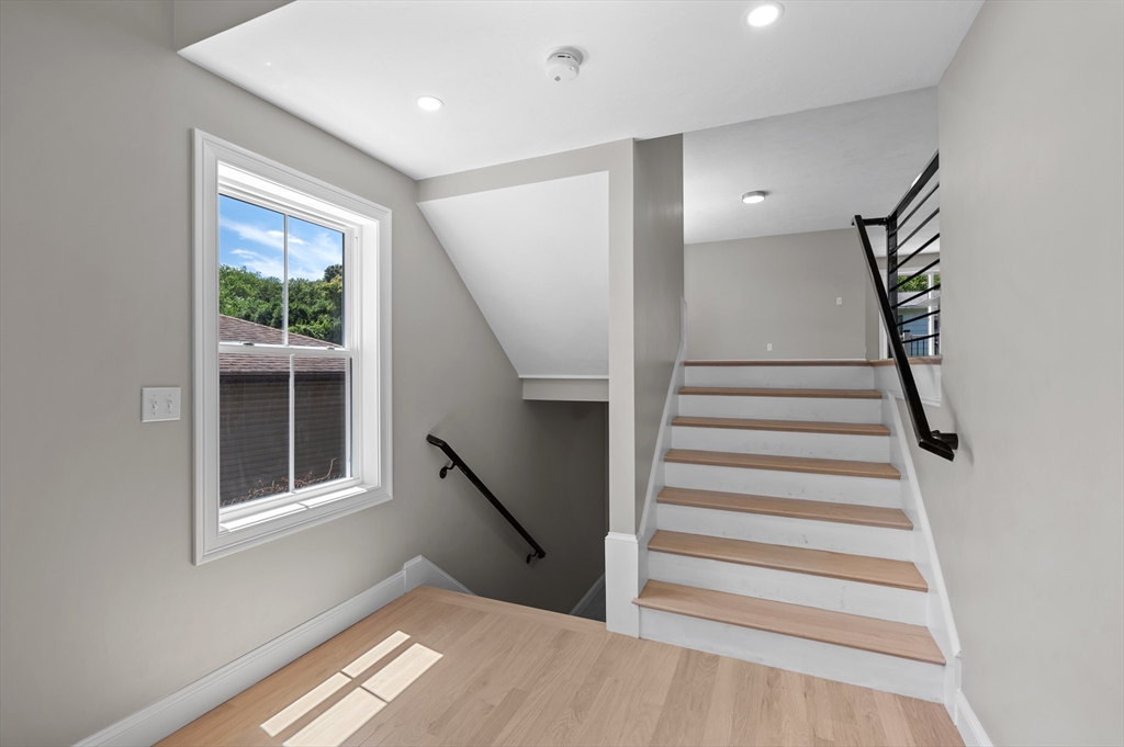 163 N Lake Ave A
