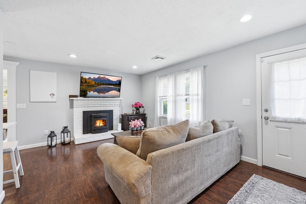 39 Riley Rd