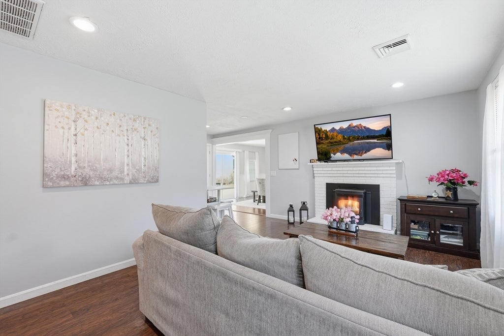 39 Riley Rd