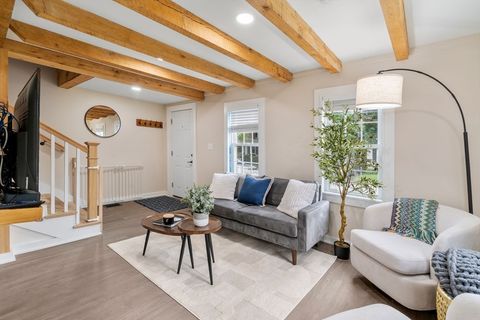 7 Summit Ave Sharon MA 02067