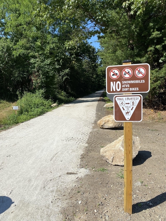 Medfield, Massachusetts 02052, United States, 4 Bedrooms Bedrooms, ,3 BathroomsBathrooms,Residential,Active,114095