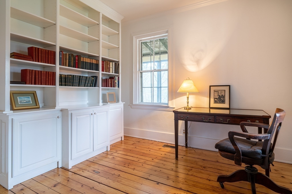 Medfield, Massachusetts 02052, United States, 4 Bedrooms Bedrooms, ,3 BathroomsBathrooms,Residential,Active,114095