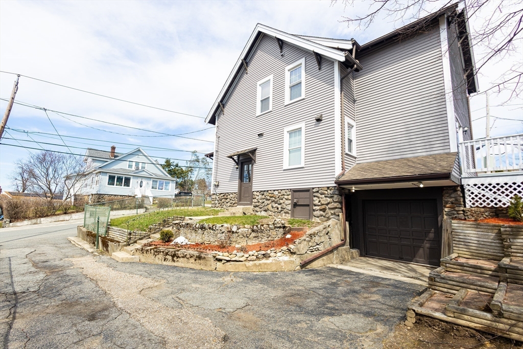 14 Fales St