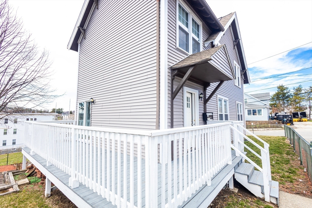 14 Fales St