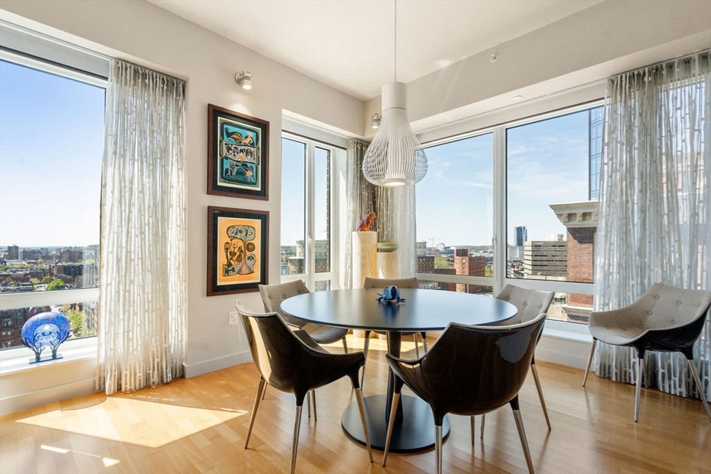400 Stuart Street 16E