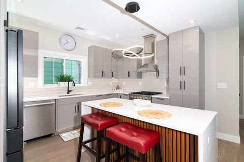 13 Arlington St B Somerville MA 02145