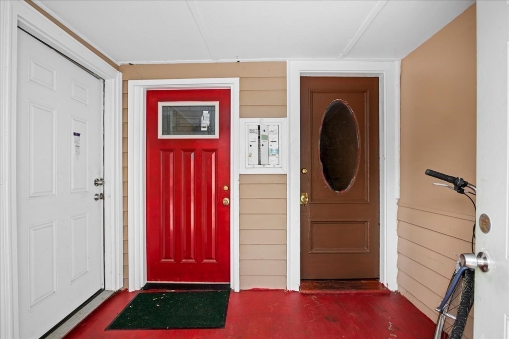 33 Woodford St