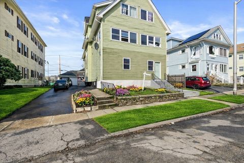 Photo of 33 Woodford St, Worcester, MA 01604 (MLS # 73493707)