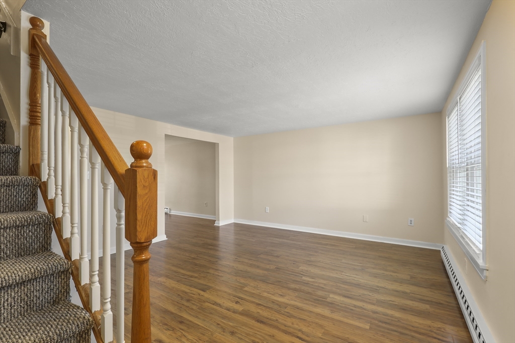 404 Village Dr 404