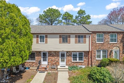 404 Village Dr 404 Bourne MA 02532