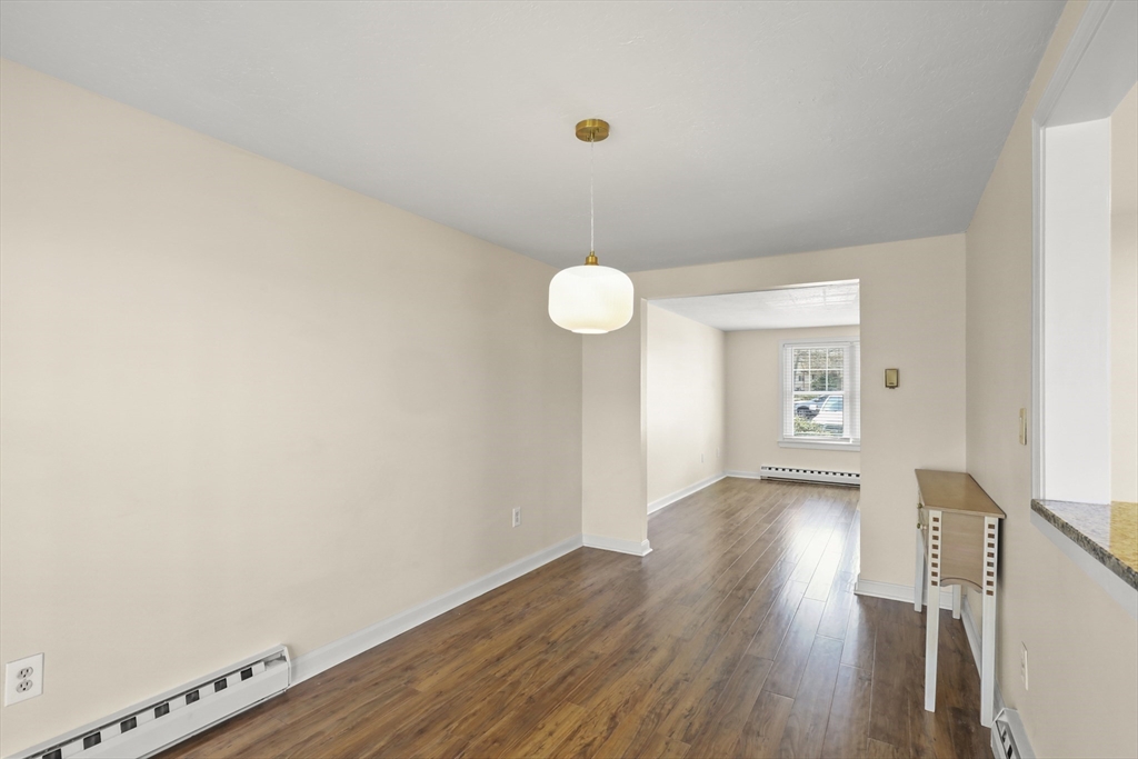 404 Village Dr 404